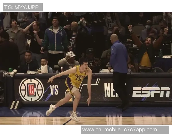 湖人对决独行侠精彩回放12月30日比赛全程回顾与精彩瞬间分析